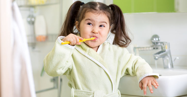 Cómo y Cuándo Cepillarse los Dientes